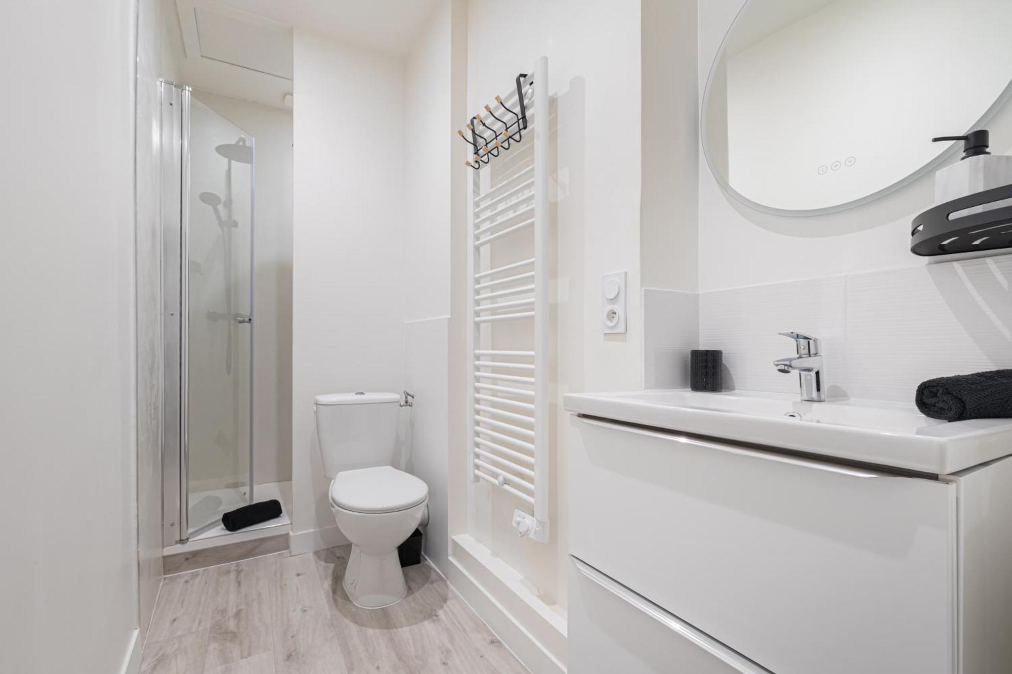 Cinema & Jacuzzi Aux Etoiles - Casabianca Suite Сент Етиен Екстериор снимка