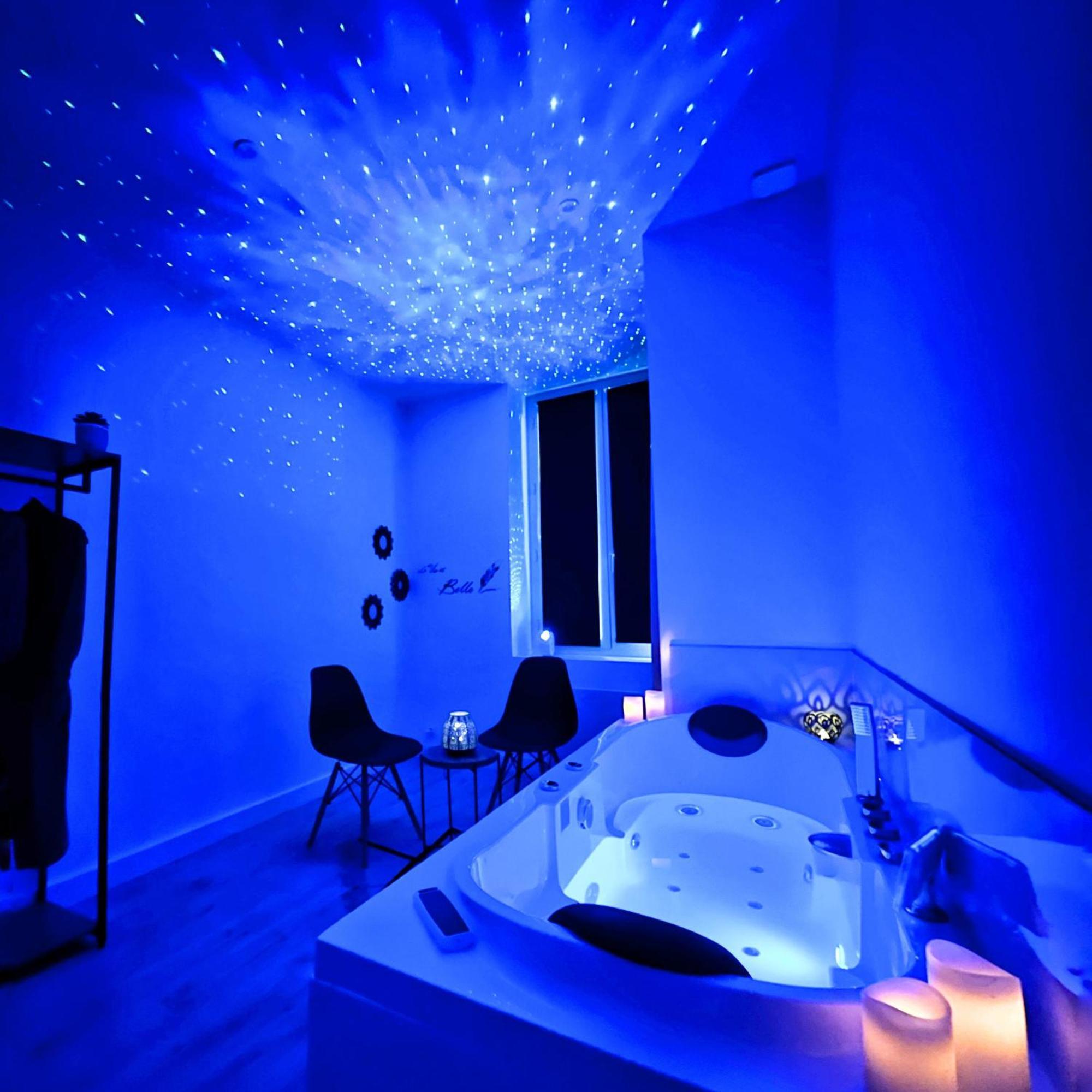 Cinema & Jacuzzi Aux Etoiles - Casabianca Suite Сент Етиен Екстериор снимка